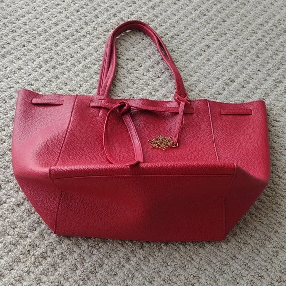 Elegant Red Tote Bag - Picture 11 of 17